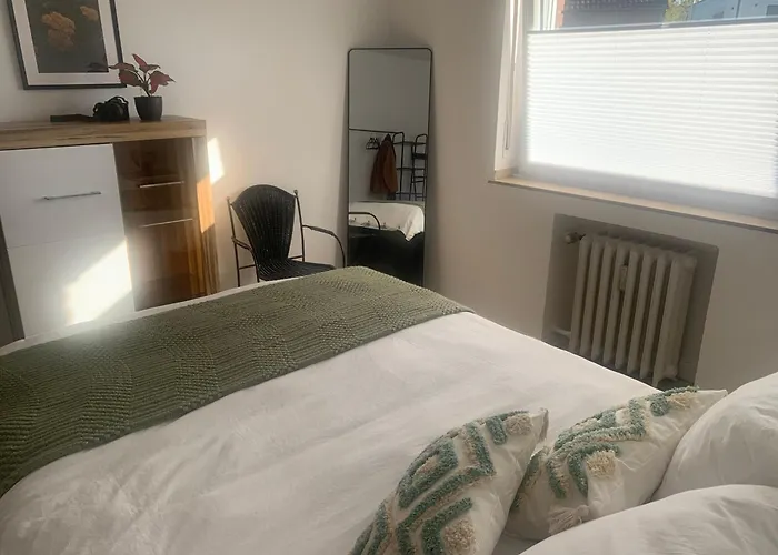 Spacious 65sqm Private Flat, New And Fully Equipped Kitchen With Dining Room, Direct Bus To Messe * Meerbusch