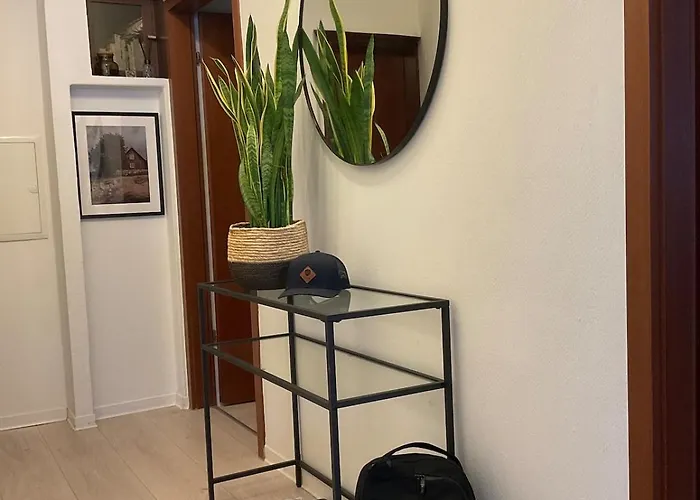 Spacious 65sqm Private Flat, New And Fully Equipped Kitchen With Dining Room, Direct Bus To Messe